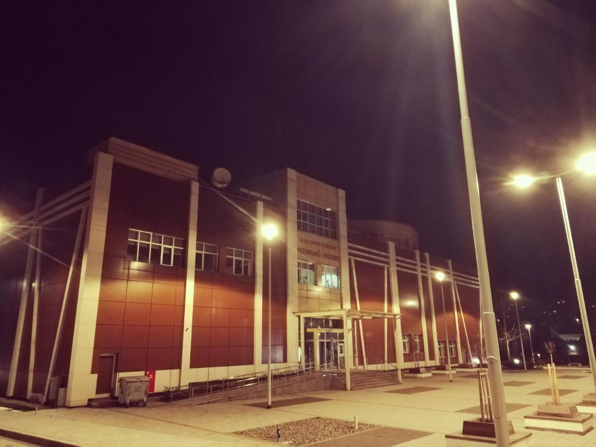 Obiteljski Apartman Borovi Visoko Extérieur photo