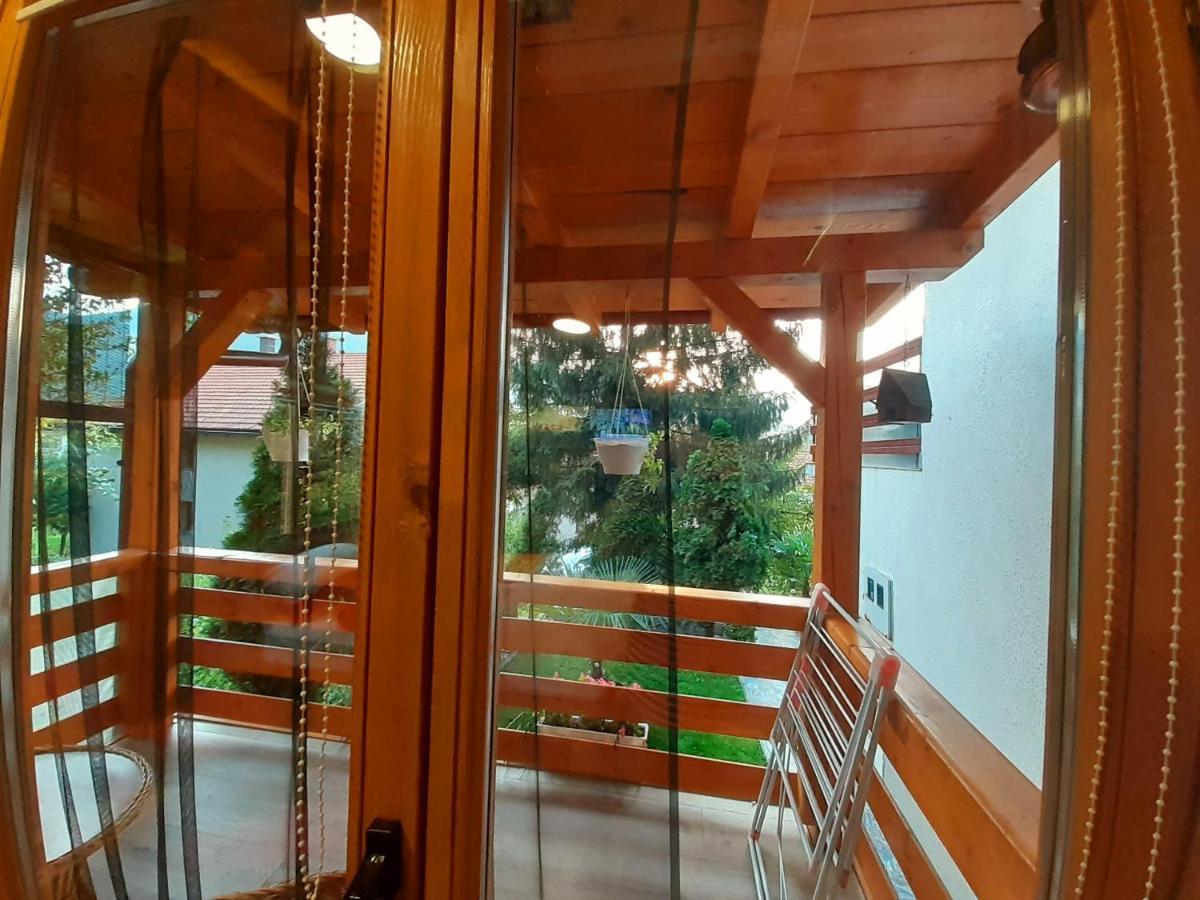 Obiteljski Apartman Borovi Visoko Extérieur photo