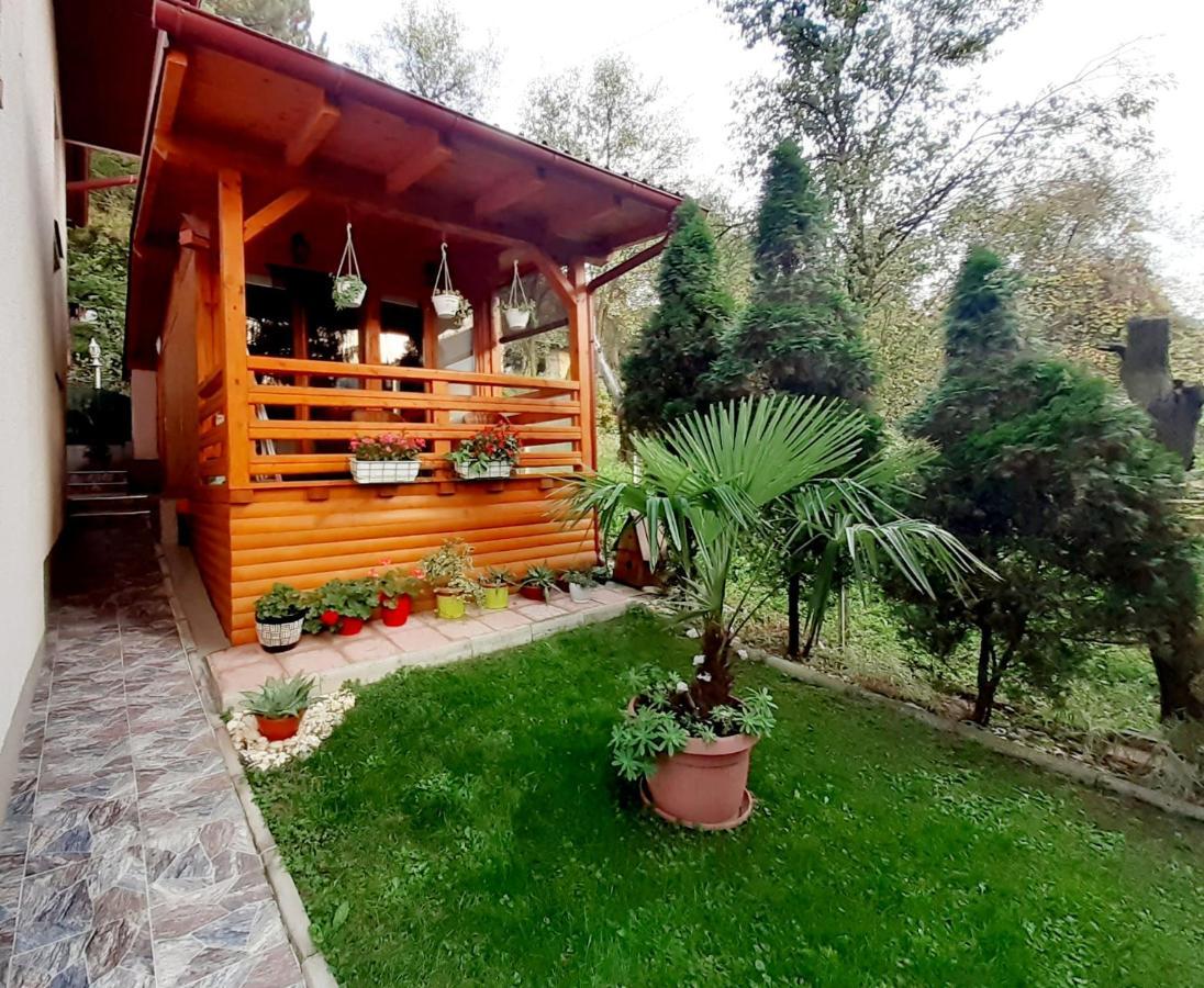 Obiteljski Apartman Borovi Visoko Extérieur photo
